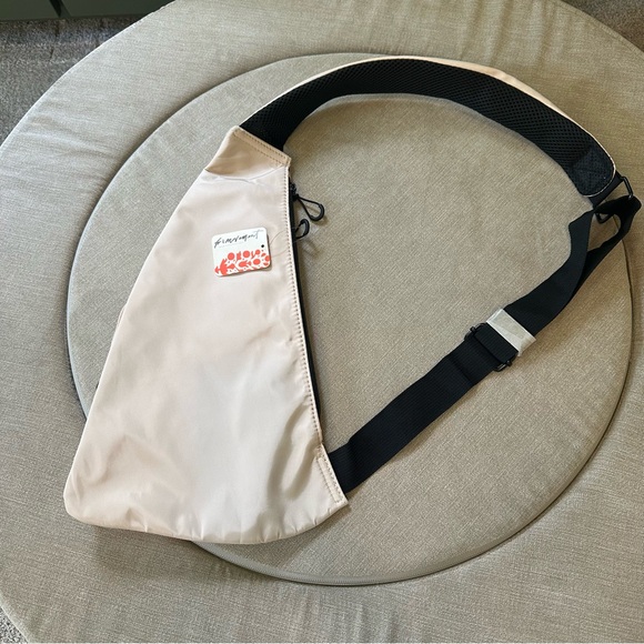 Free People Movement cream sling bag NWT - Picture 2 of 2